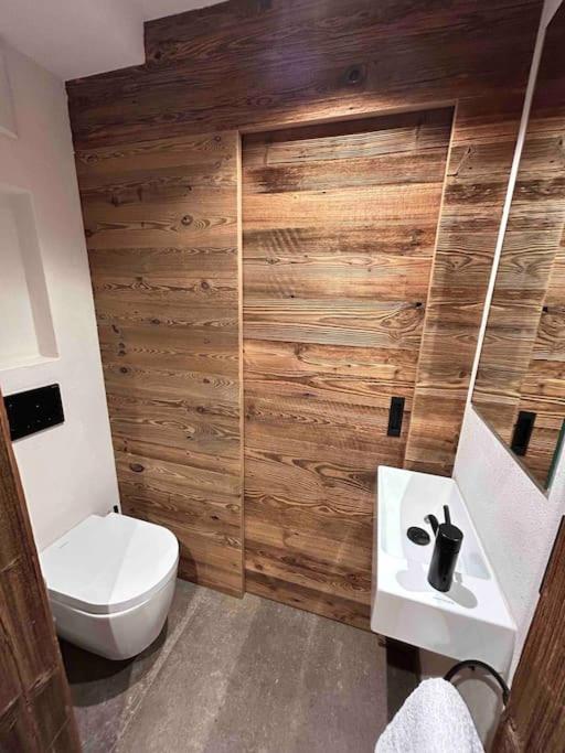 Spa, Sport & Luxury Ski-in Ski-out Apartment Kitzbühel